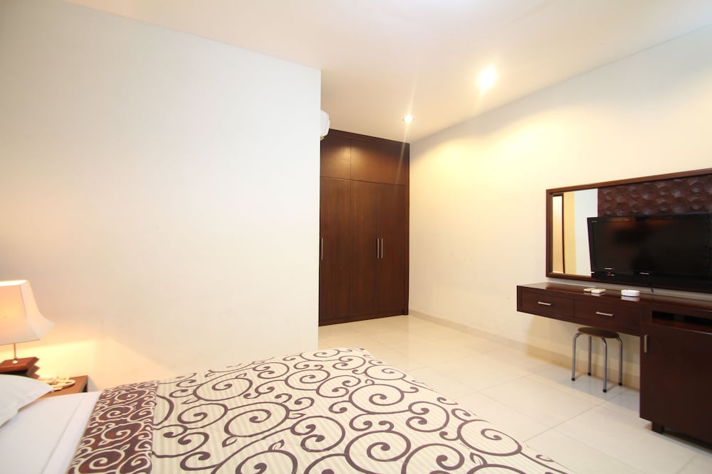 Simpang Inn 8/50