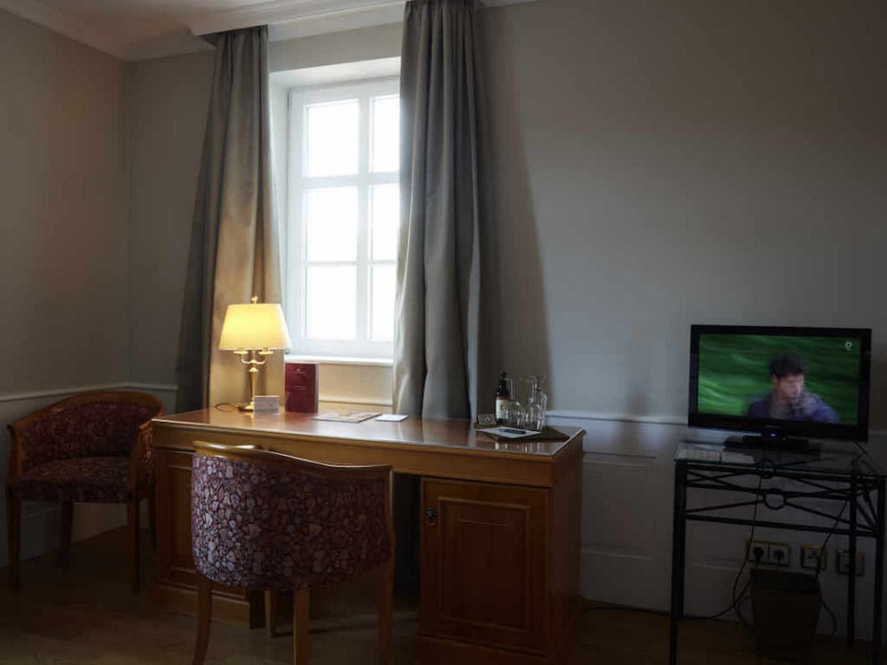 HOTEL SNORRENBURG 16/24