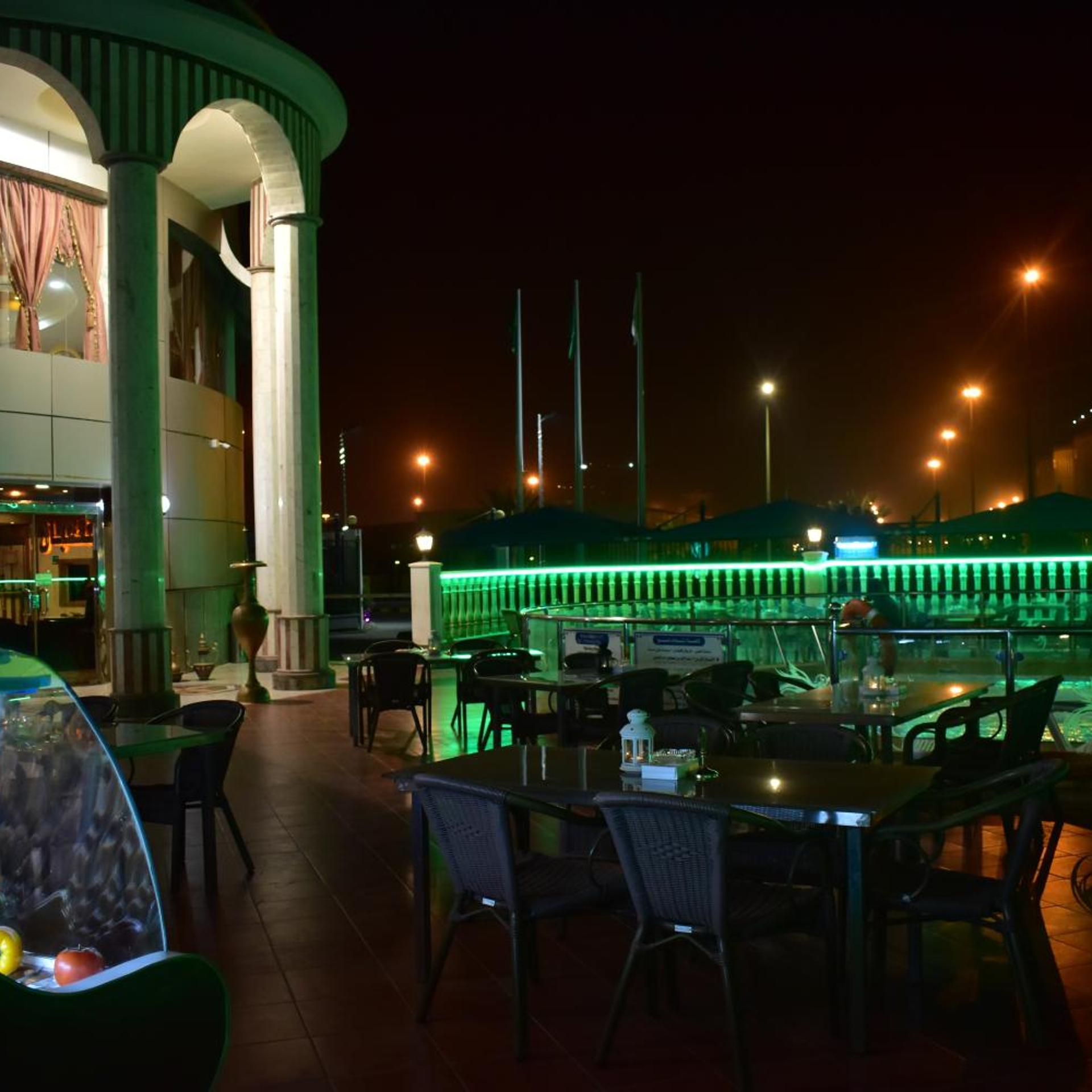 فندق كناري بيتش(Canary Beach Hotel) 65/67
