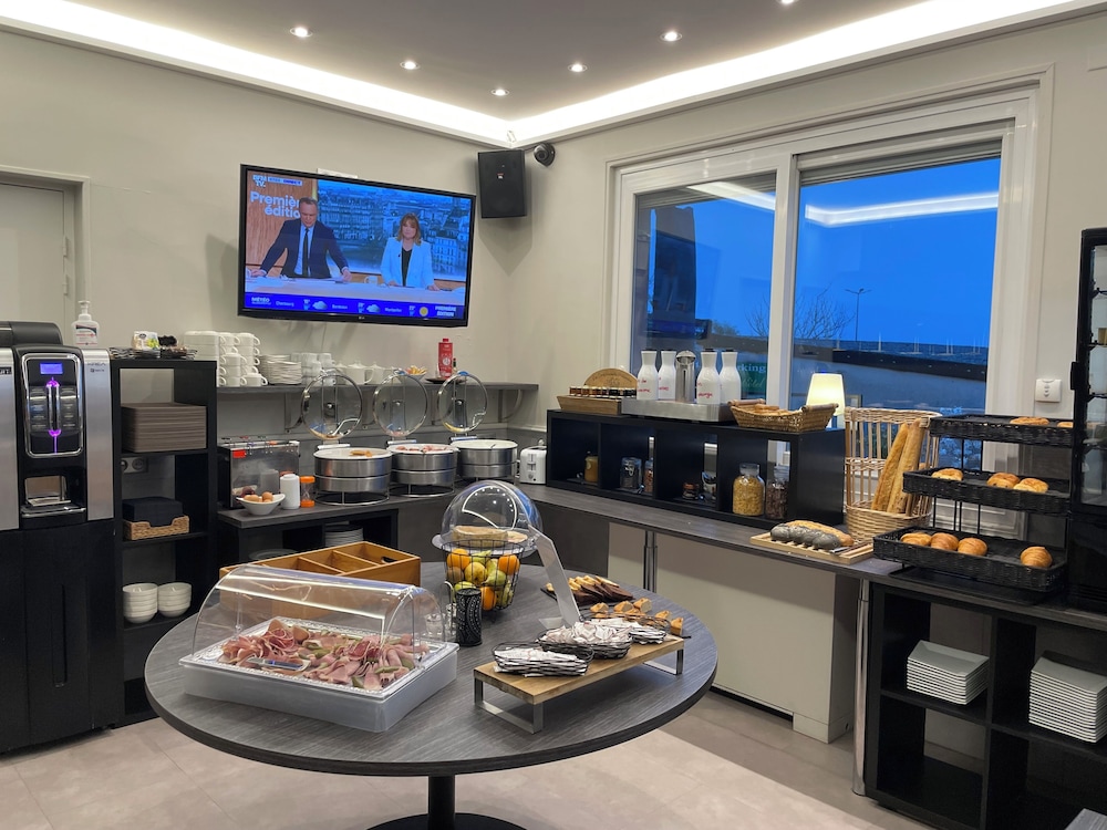 HOSTELLERIE DU CENTROTEL ET SPA 24/29