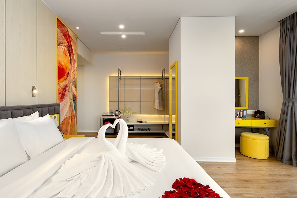 CONNECTING, FAMILY, DOUBLE BED