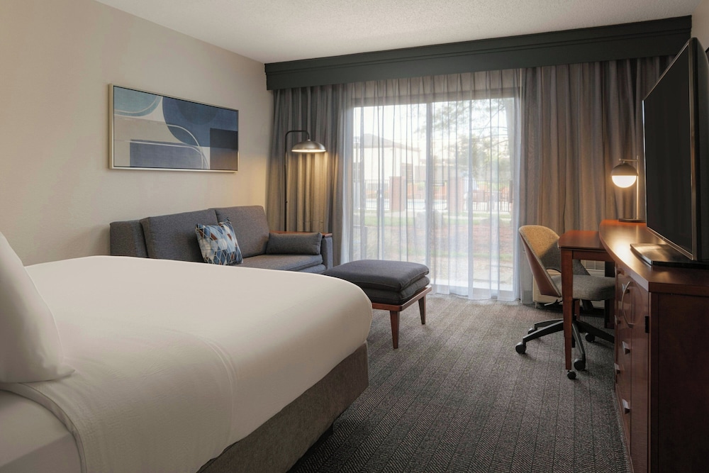 Room at Courtyard Louisville East, LOUISVILLE - KY