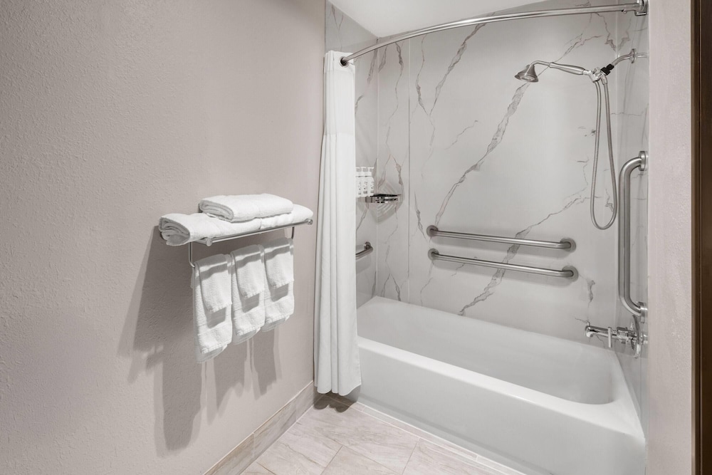 غرفة بسرير كينج لذوي الإعاقة، Baymont By Wyndham Salida 10/10