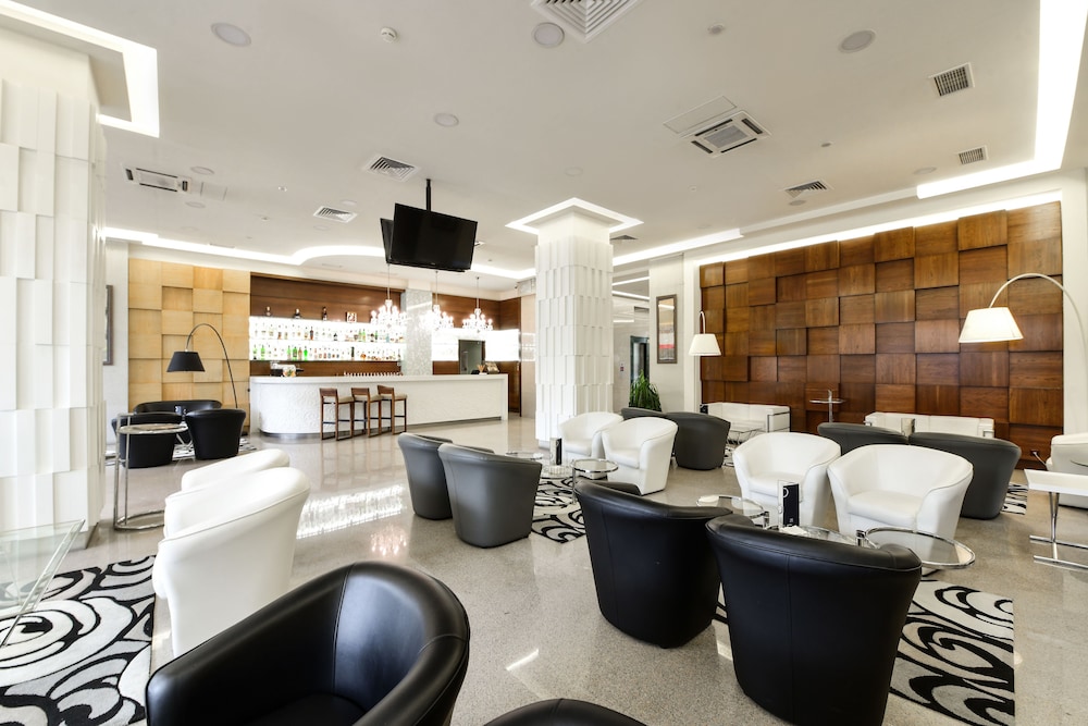 Opera Suite Hotel 35/50