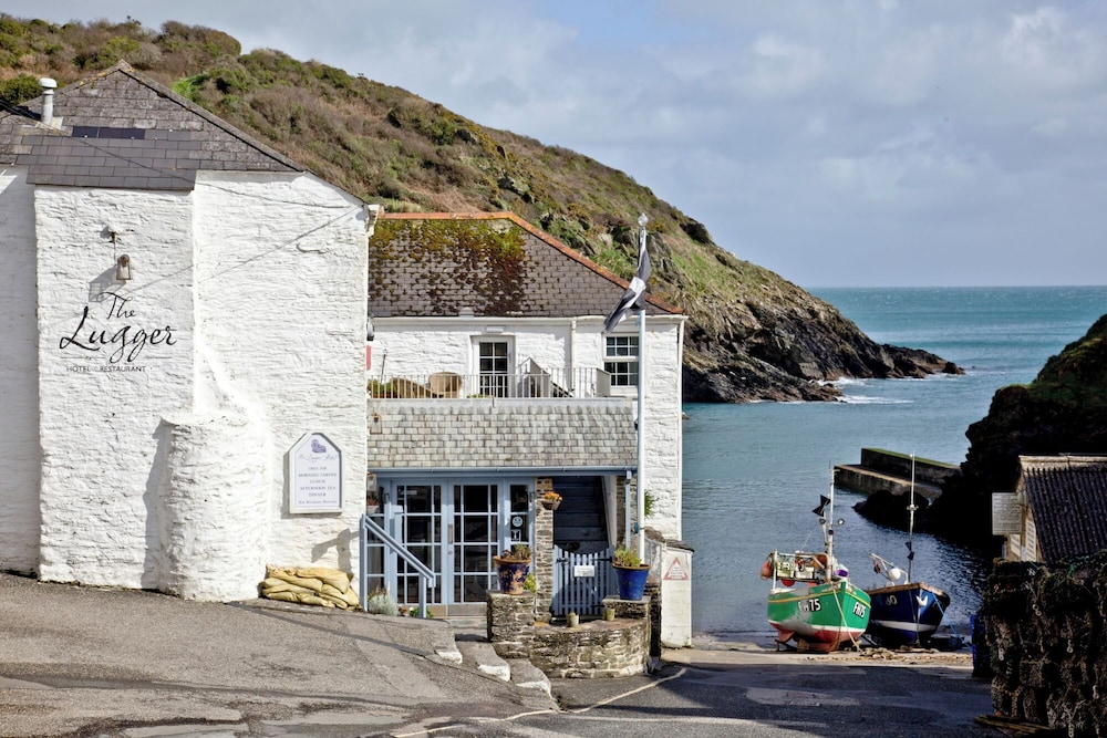 The Lugger Hotel 63/70