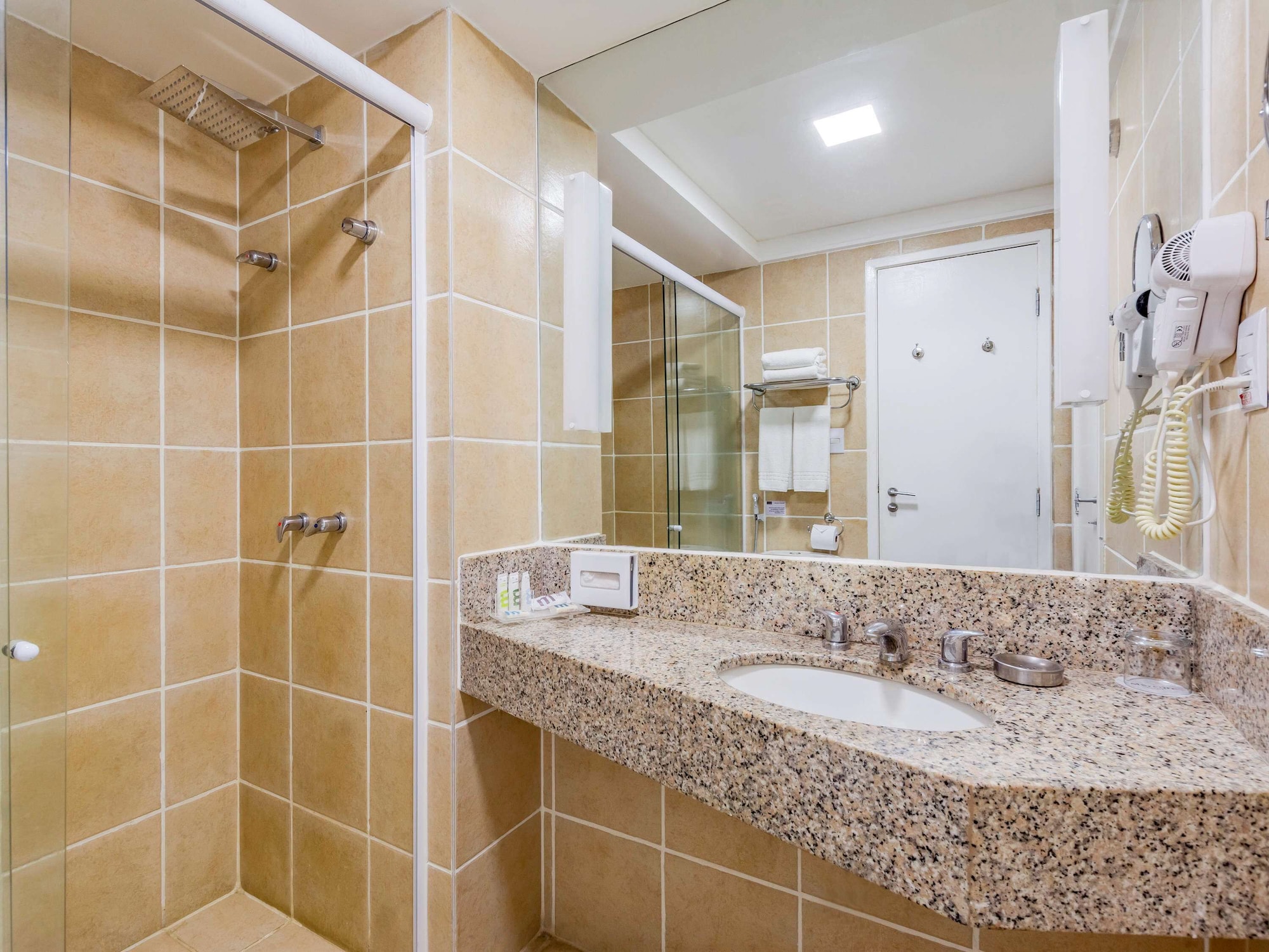 FAMILY, APARTMENT, TWIN BEDS, QUEEN BED, BALCONY, KITCHEN