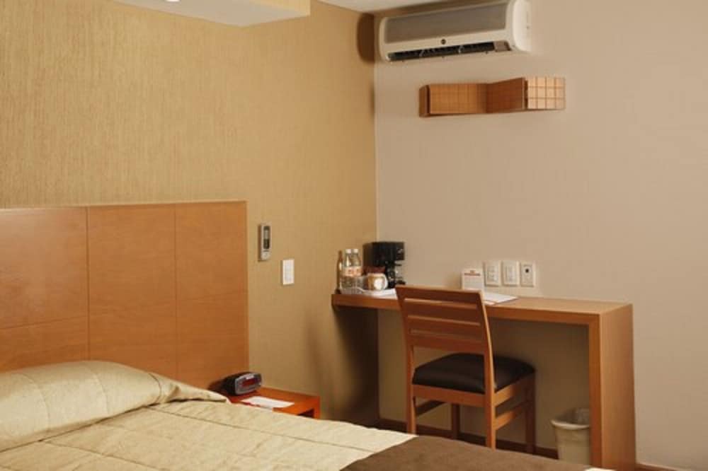 La Posada Hotel &amp; Suites 57/68