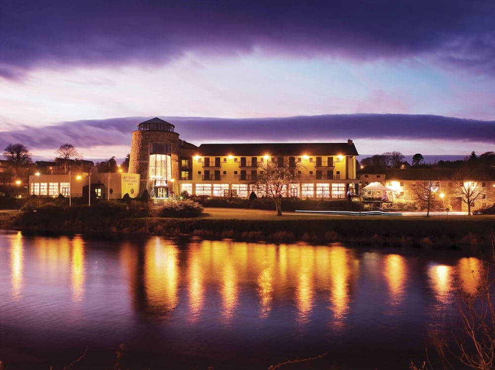 Riverside Park Hotel And Leisure Club 63/65