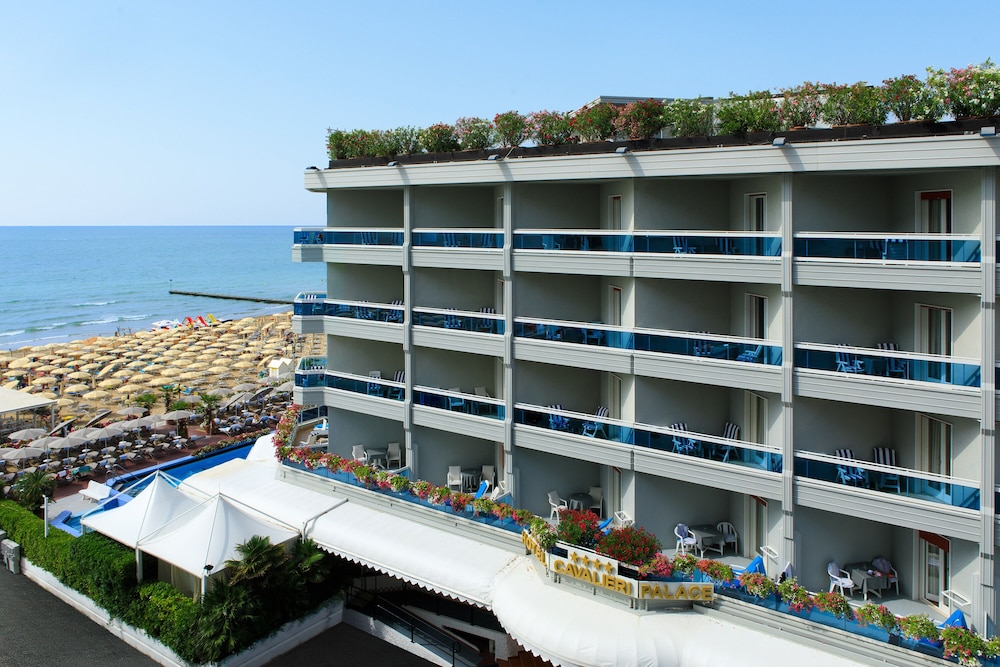Hotel Cavalieri Palace 1/90