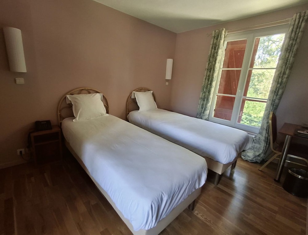 Hipotel Hostellerie Du Lys 9/49