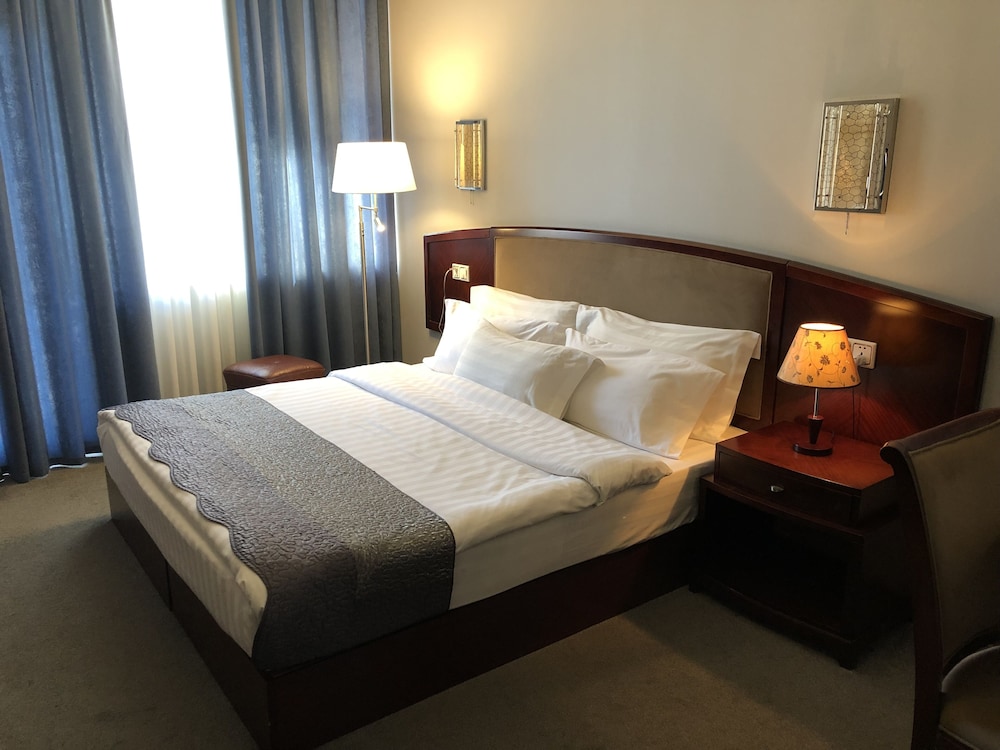Hotel Aisi 16/50