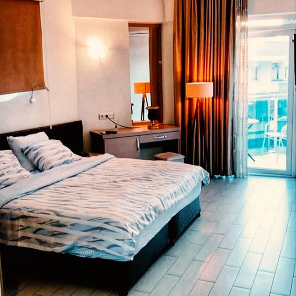 1 Bedroom, Comfort, Twin Beds, City View