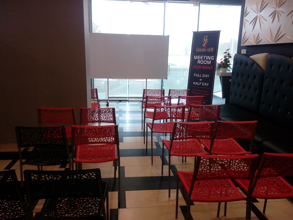 Hotel Golden View Nilai 18/25