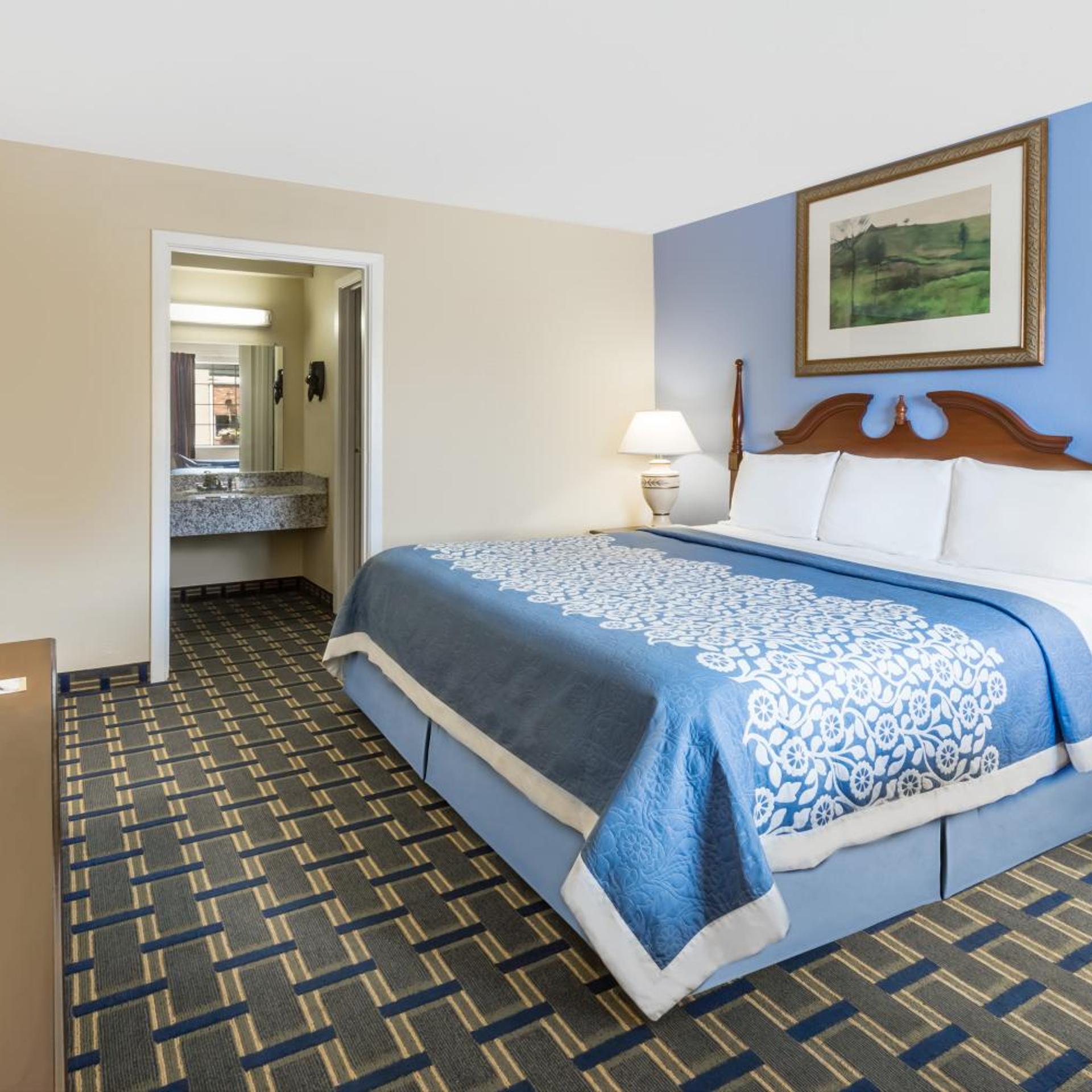Days Inn by Wyndham Plymouth 6/25