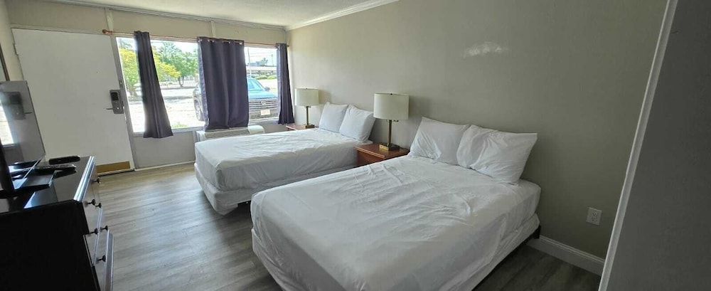 Riverside Inn & Suites by OYO Danville Ceaser Casino 25/68