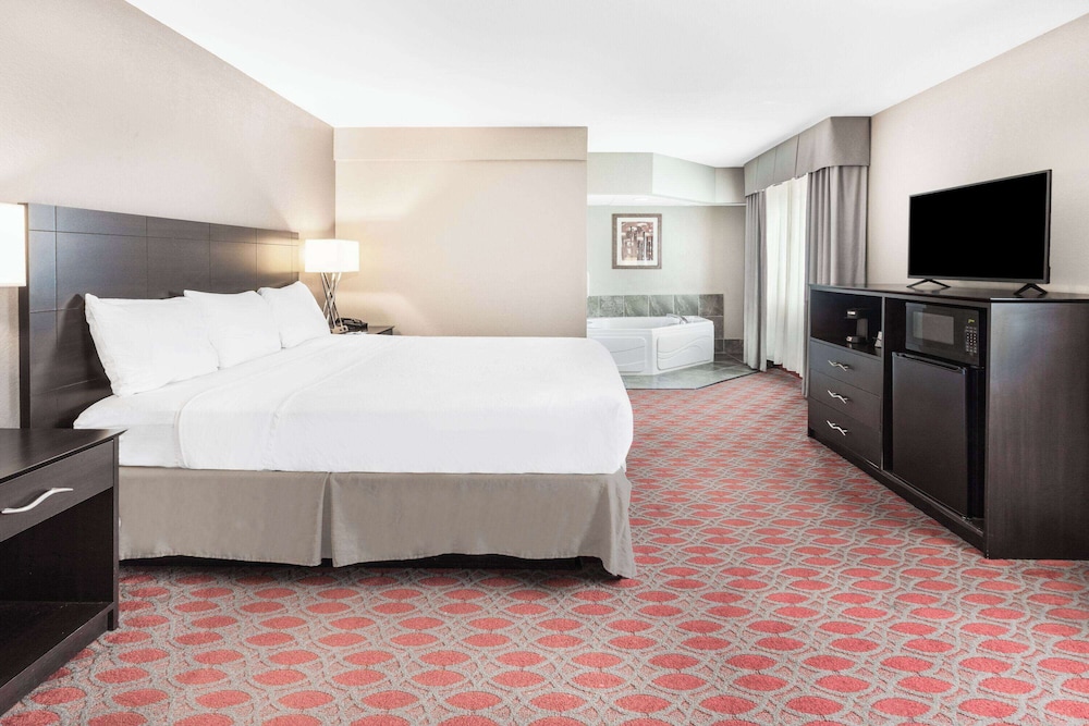 1 Bedroom, Superior, Suite, King Bed