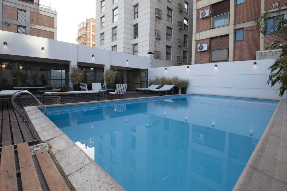 Premium Tower Suites 27/50