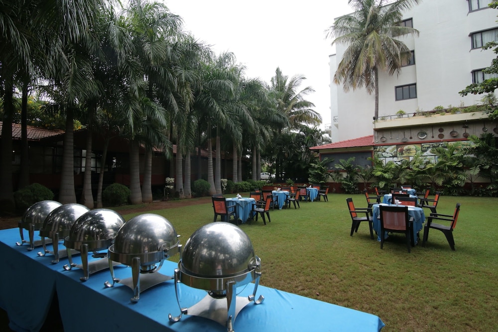 Hotel Hampi International 30/36