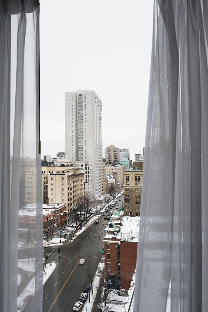 Sens Hotel 60/64