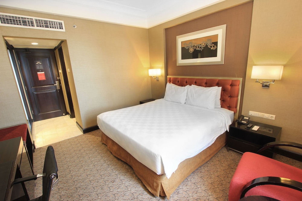 Hotel Ciputra Semarang managed by Swiss-Belhotel International 8/58