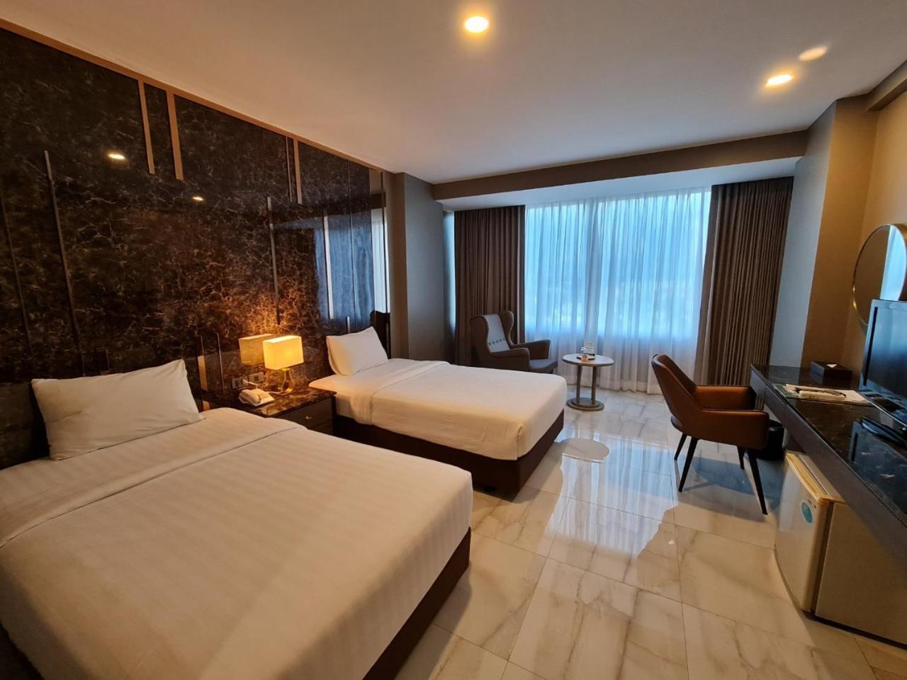 Chaisaeng Palace Hotel 3/20