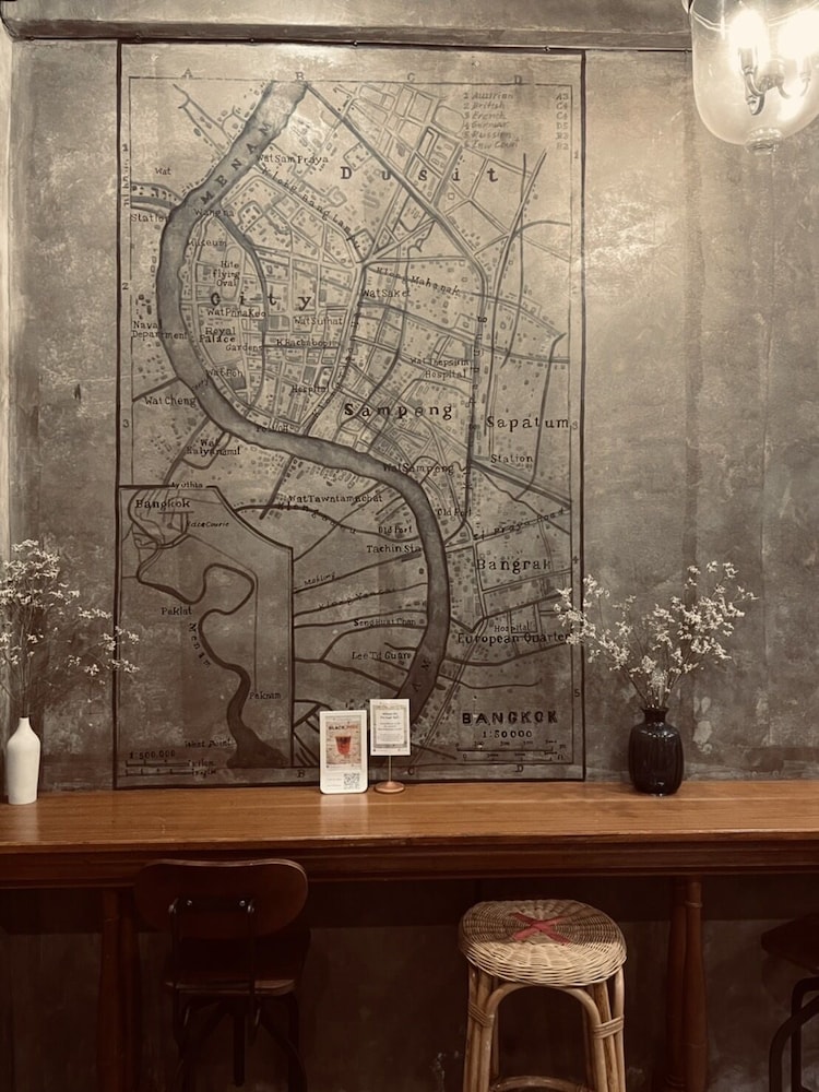 Central Old Town Cottage 6/50