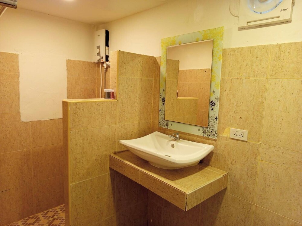 Faye Orchid Resort 45/50