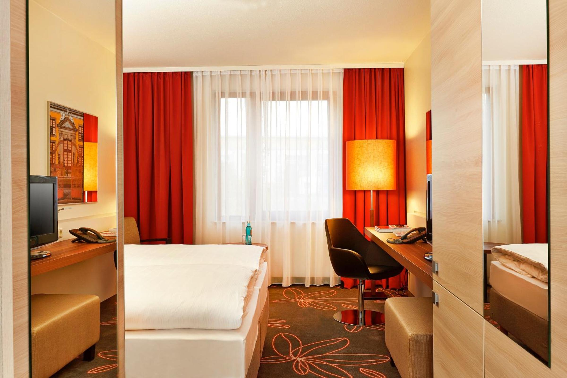 غرفة كومفورت بسرير مزدوج، H+ HOTEL HANNOVER 3/7