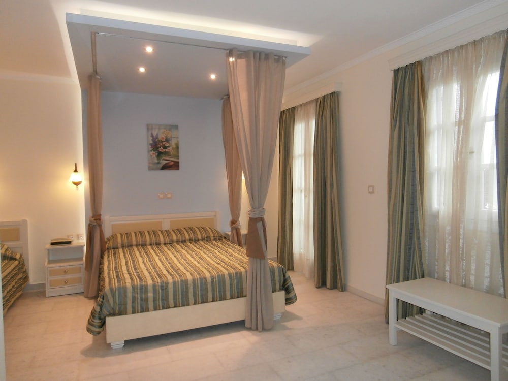 Katerina Hotel 23/76