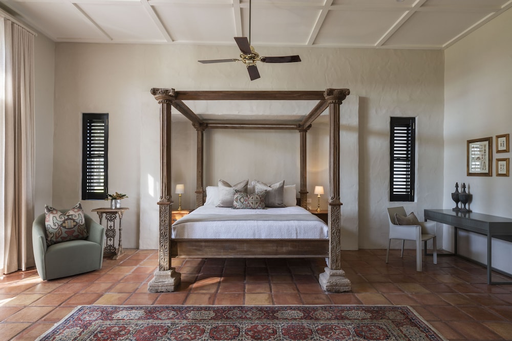 Tower, Suite, King Bed