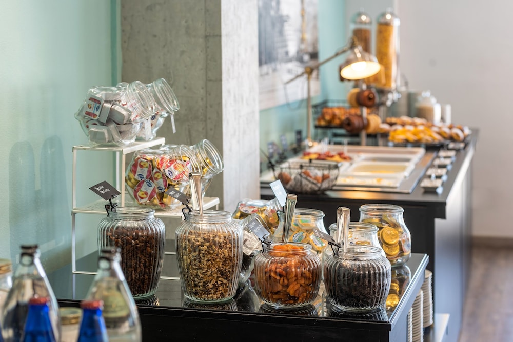 Hotel Cadiz Paseo Del Mar Affiliated By Melia 25/68