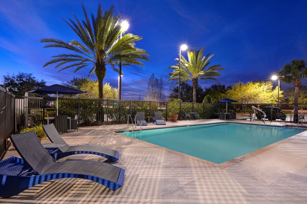 Hampton Inn and Suites Clearwater/St. Petersburg-Ulmerton Road 30/52