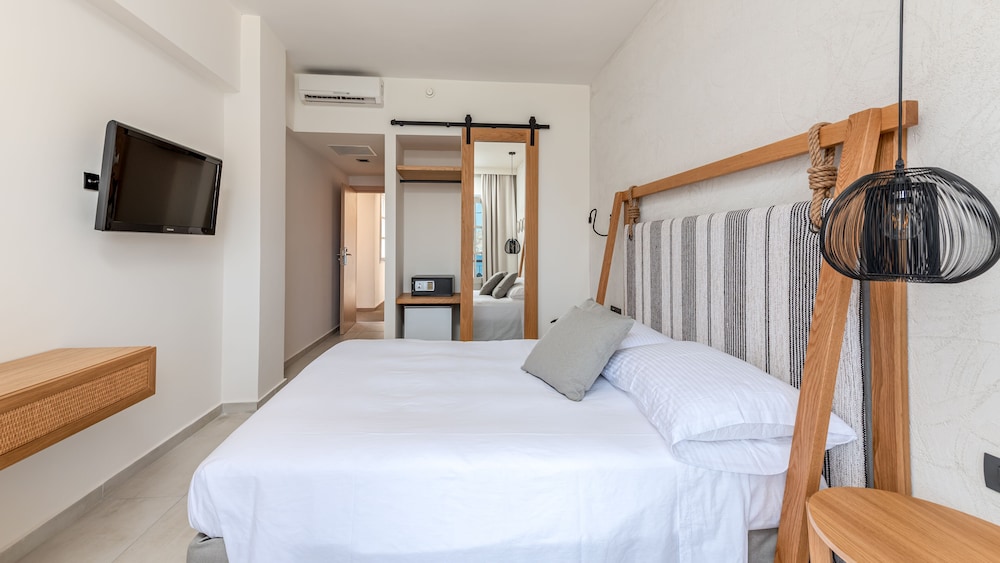 Pedi Beach Hotel 24/59