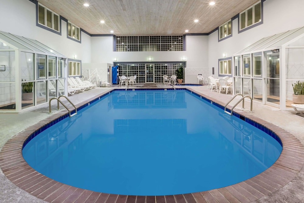 Baymont By Wyndham Des Moines Airport 3/56