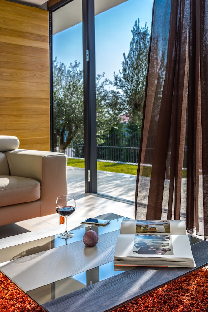 Golden Rays Luxury Apartments 33/50