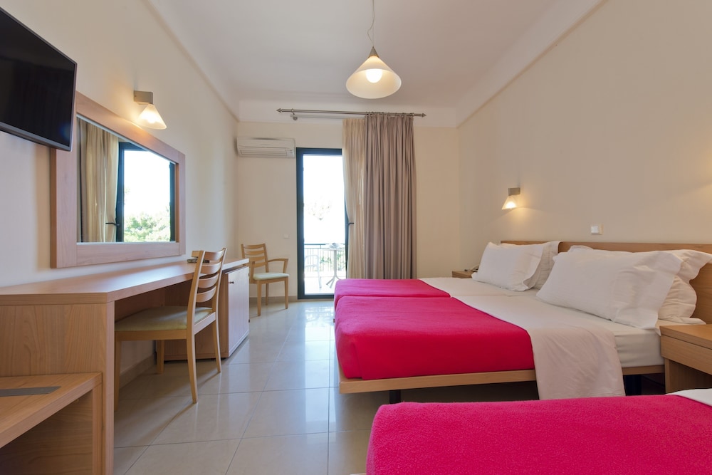 Tosca Beach Hotel 3/50