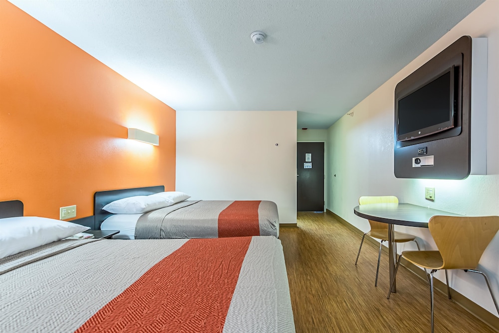 Motel6 Indianapolis, IN 17/51