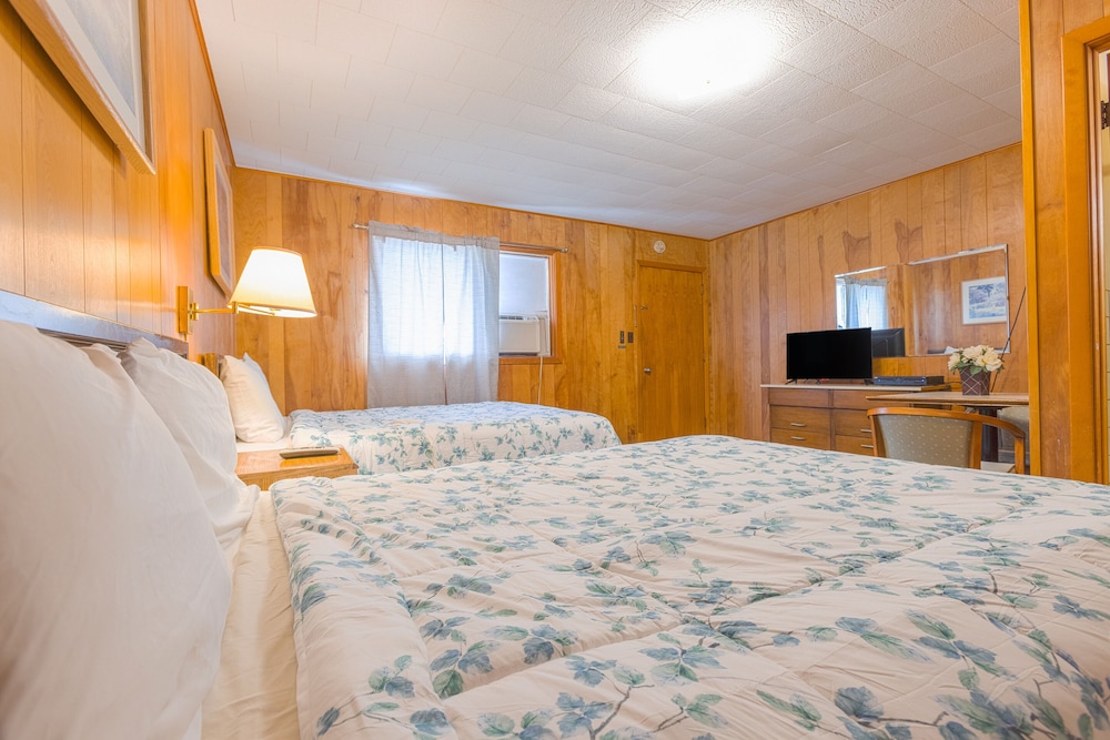 Parkside Motel by OYO Meadville Conneaut Lake 23/50