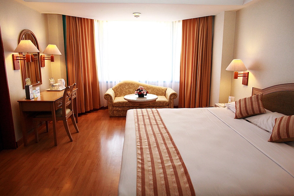 HORISON BANDUNG HOTEL 13/50