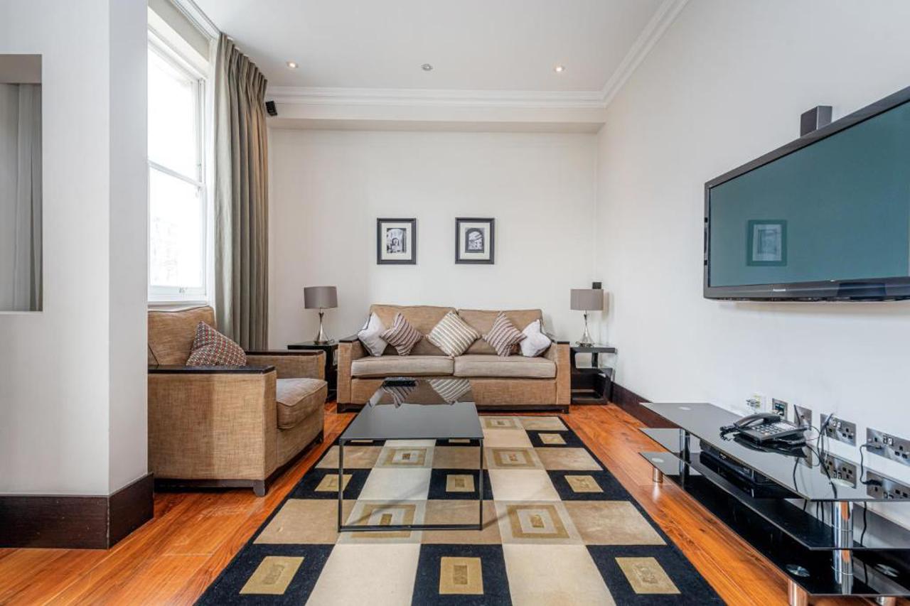 130 Queensgate Apartments 44/48