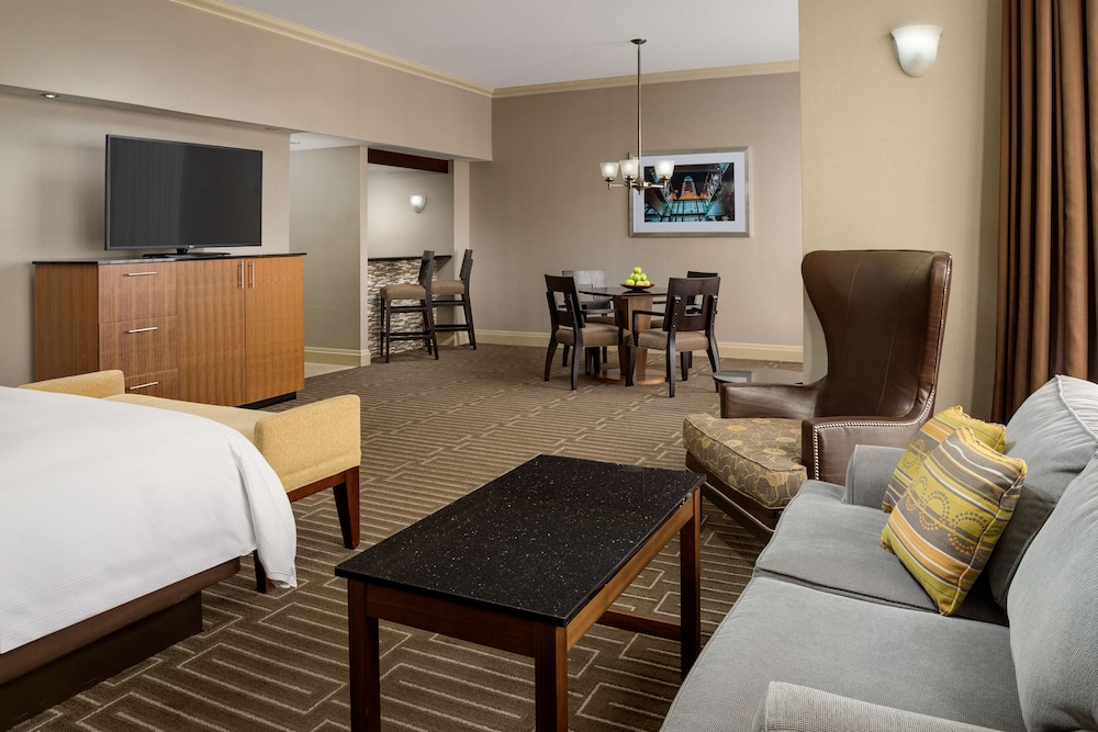 Hilton Charlotte University Place 36/66