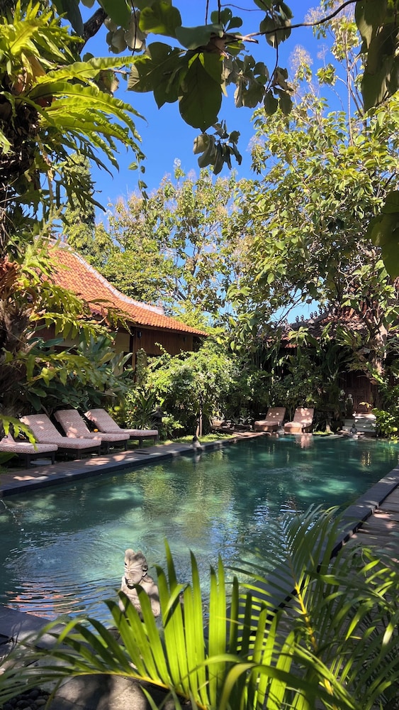 Villa Kampung Kecil 70/78