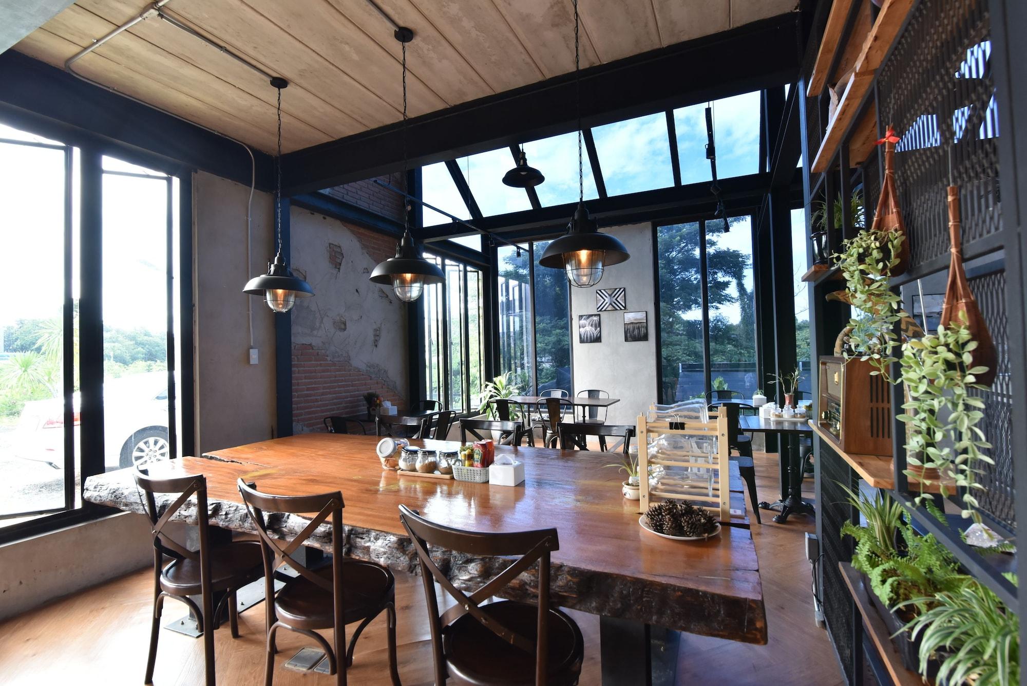 Chartame Boutique Hotel 35/43