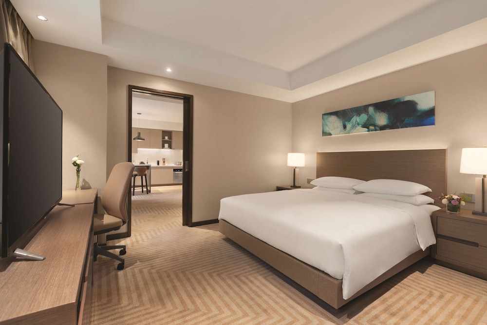 2 Bedrooms, Suite, Twin Beds, 2 King Beds, Sofa, Kitchen