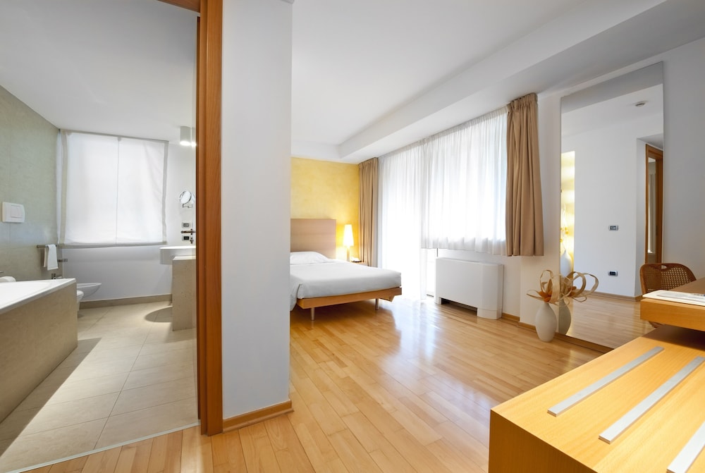 GRAND HOTEL TERME DI COMANO 36/56