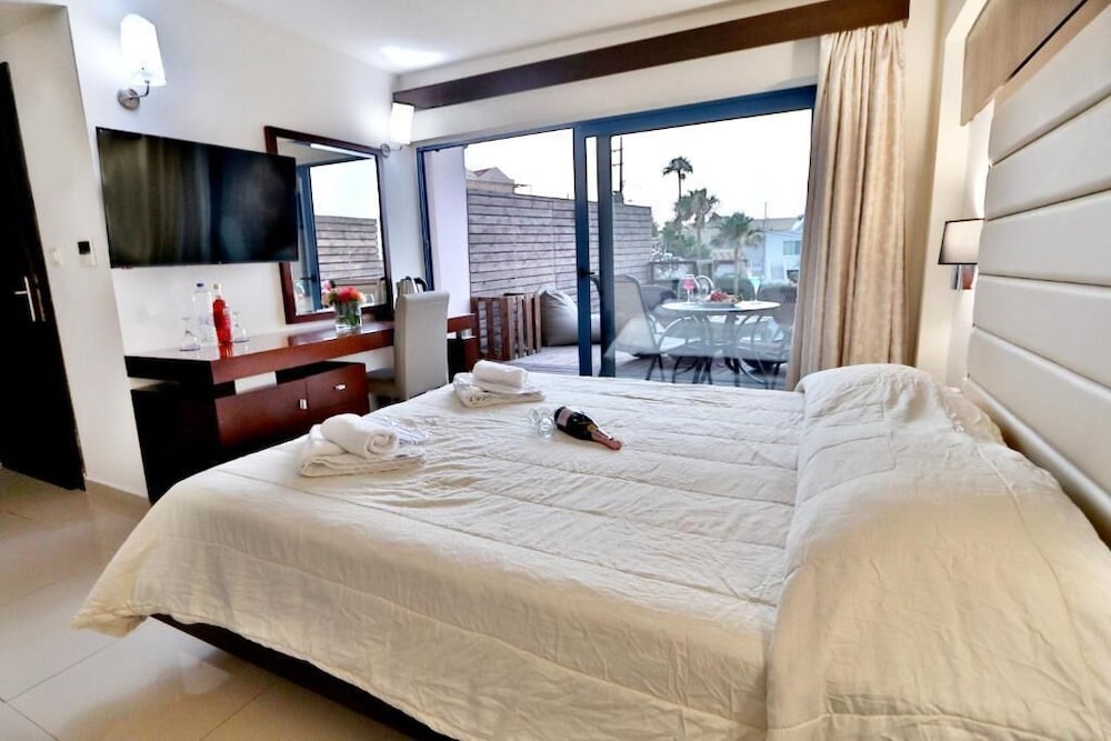 Room, Double Bed