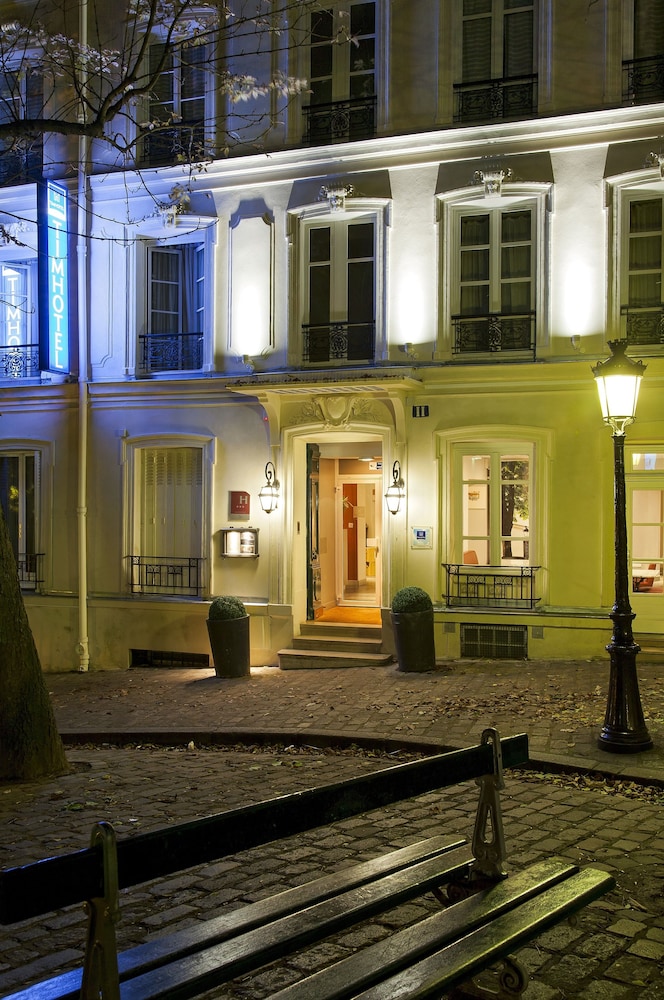 TIMHOTEL MONTMARTRE in PARIS