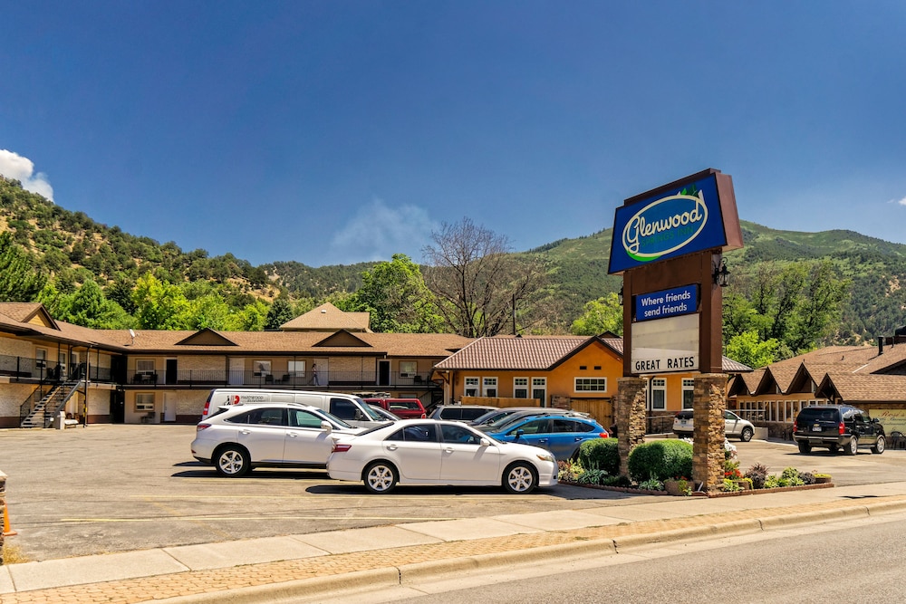 Glenwood Springs Inn 55/62