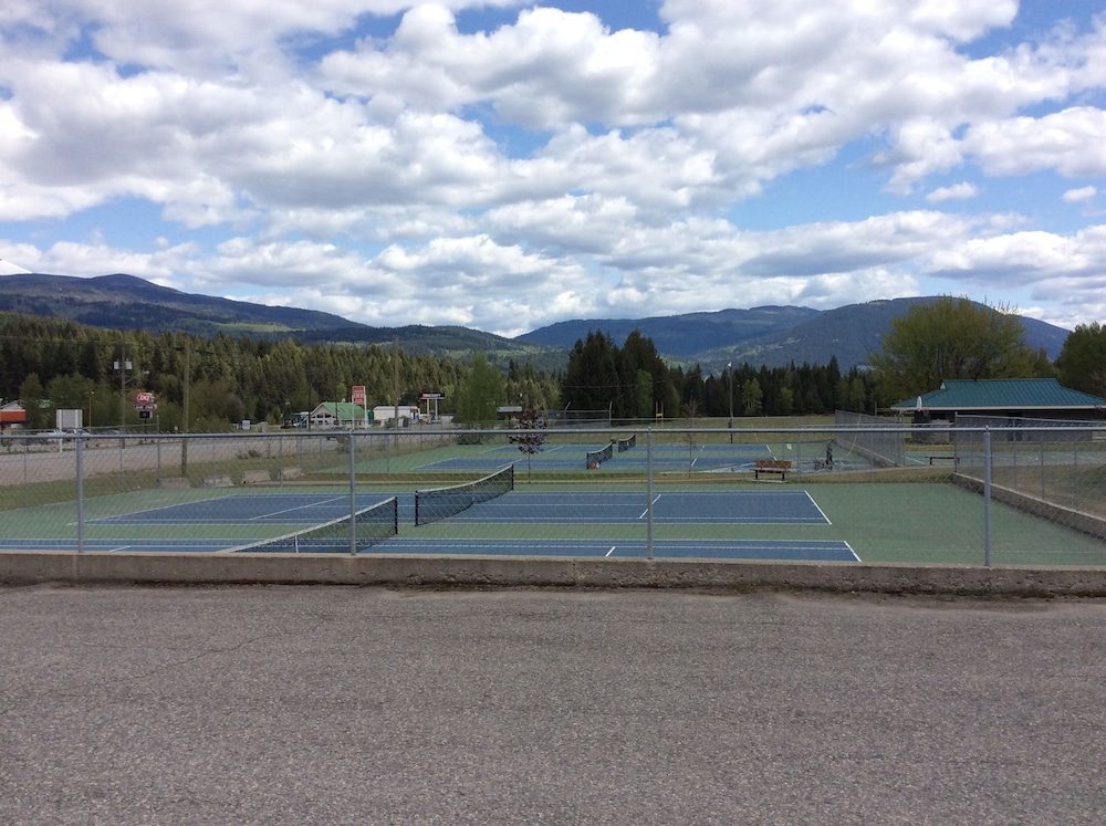 Super 8 by Wyndham Clearwater BC 39/61