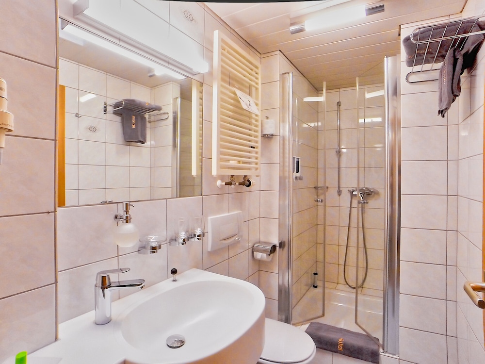 HOTEL MAURER 50/50